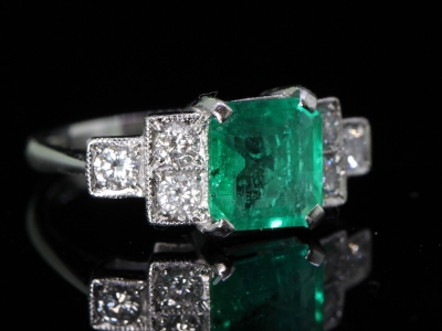 Gorgeous Colombian Emerald and Diamond Platinum Ring