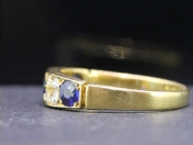  ELEGANT EDWARDIAN SAPPHIRE AND DIAMOND 18 CARAT GOLD BAND