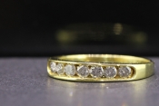  BEAUTIFUL DIAMOND 18 CARAT GOLD ETERNITY RING