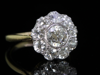 Magnificent Edwardian 2.40ct Diamond Daisy 18ct Gold Ring