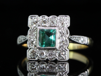 GORGEOUS COLOMBIAN  EMERALD AND DIAMOND 18 CARAT CLUSTER RING