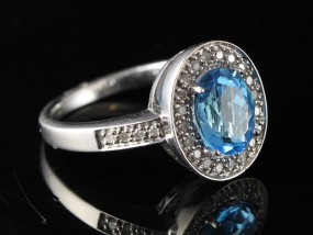 AMAZING BLUE TOPAZ AND DIAMOND  9 CARAT GOLD COCKTAIL/DRESS RING 		