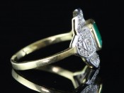 BEAUTIFUL DECO INSPIRED EMERALD AND DIAMOND 18 CARAT GOLD RING