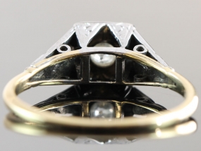 WONDERFUL ART DECO DIAMOND PLATINUM AND 18 CARAT GOLD RING