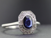  EXQUISITE SAPPHIRE AND DIAMOND PLATINUM CLUSTER RING