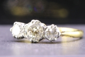  BEAUTIFUL VINTAGE 1930'S DIAMOND TRILOGY 18 CARAT CARAT AND PLATINUM RING