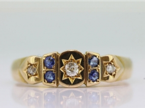 WONDERFUL DIAMOND AND SAPPHIRE 18 CARAT GOLD GYPSY RING