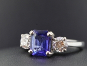  GORGEOUS SAPPHIRE AND DIAMOND 18 CARAT GOLD TRILOGY RING