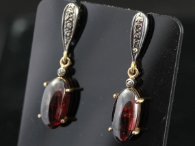 STYLISH VINTAGE CABOCHON GARNET AND DIAMOND EARRINGS