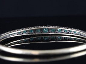 WONDERFUL EMERALD AND DIAMOND BANGLE HANDCRAFTED IN 9 CARAT GOLD