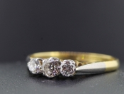 STUNNING THREE STONE DIAMOND TRILOGY 18 CARAT GOLD AND PLATINUM