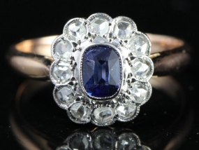 GORGEOUS CEYLON SAPPHIRE AND DIAMOND EDWARDIAN 18 CARAT GOLD RING (1901-1914)