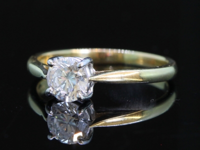 Classic Bridal Wedding Band and Solitaire Diamond 18ct Gold Set