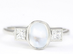  ELEGANT MOONSTONE AND DIAMOND PLATINUM RING