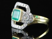 BEAUTIFUL DECO INSPIRED EMERALD AND DIAMOND 18 CARAT GOLD RING