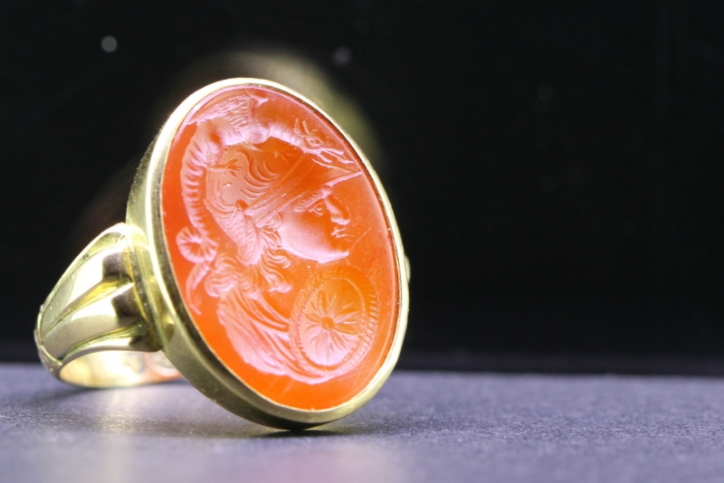 Fabulous carved carnelian intaglio 18 carat gold ring