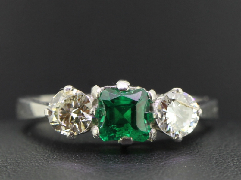 Stunning colombian emerald and diamond platinum trilogy ring