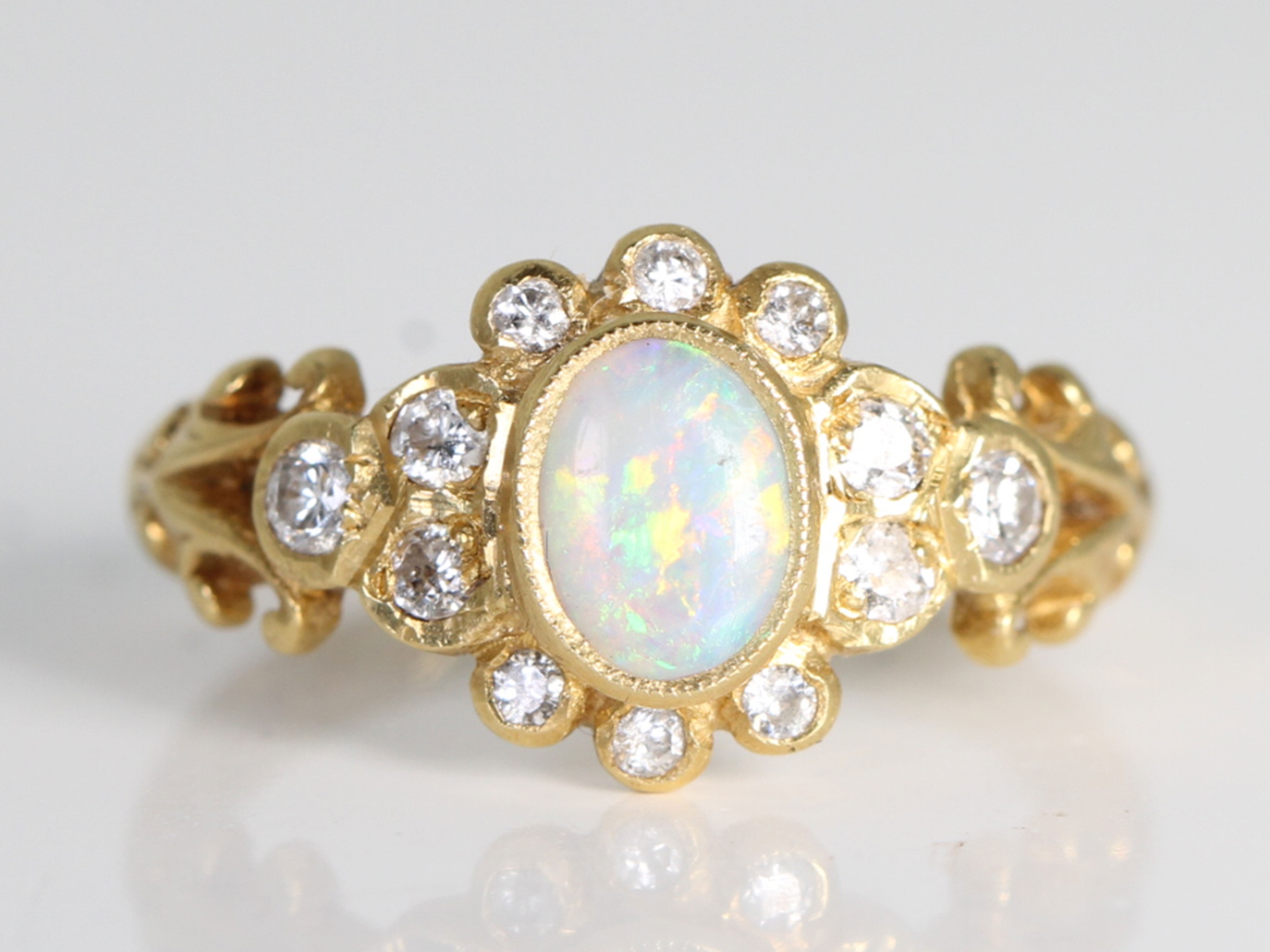 Vintage opal and diamond 18ct gold ring