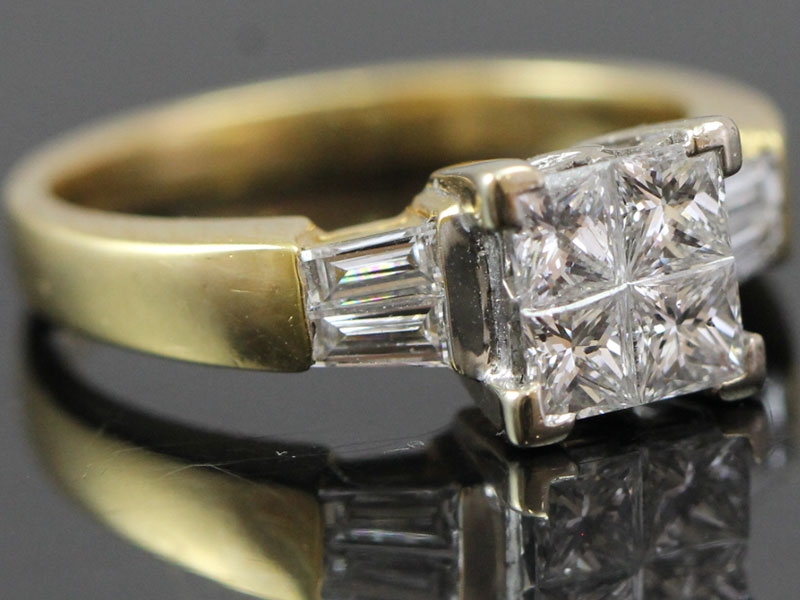 Fancy ladies square diamond 18 carat gold ring
