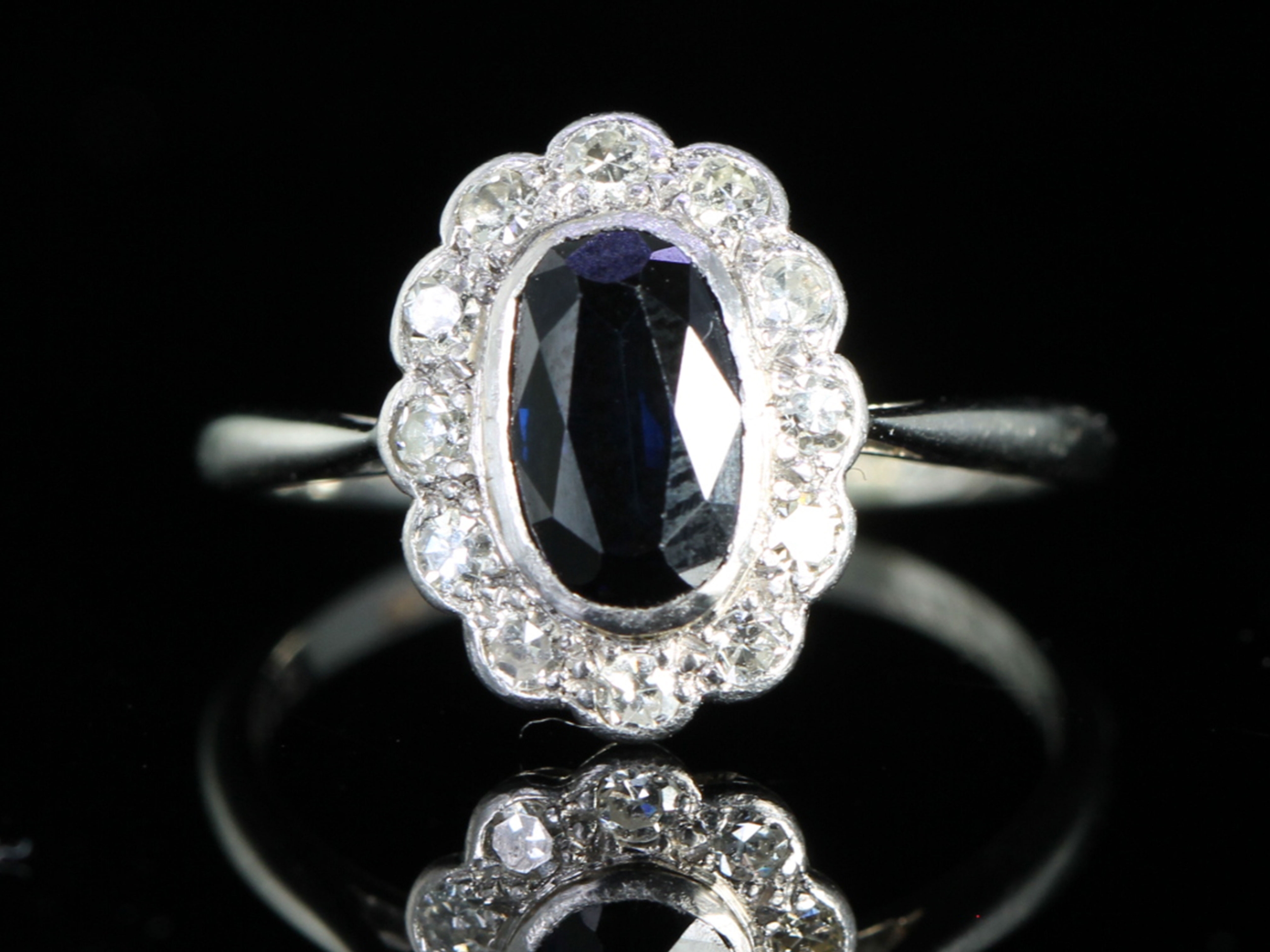 Art deco sapphire and diamond 18ct gold and platinum cluster ring