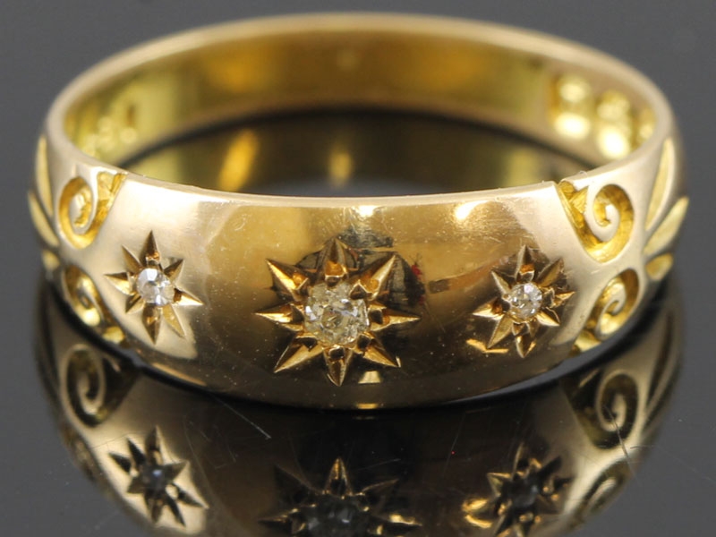 Lovely edwardian diamond 18 carat gold ring