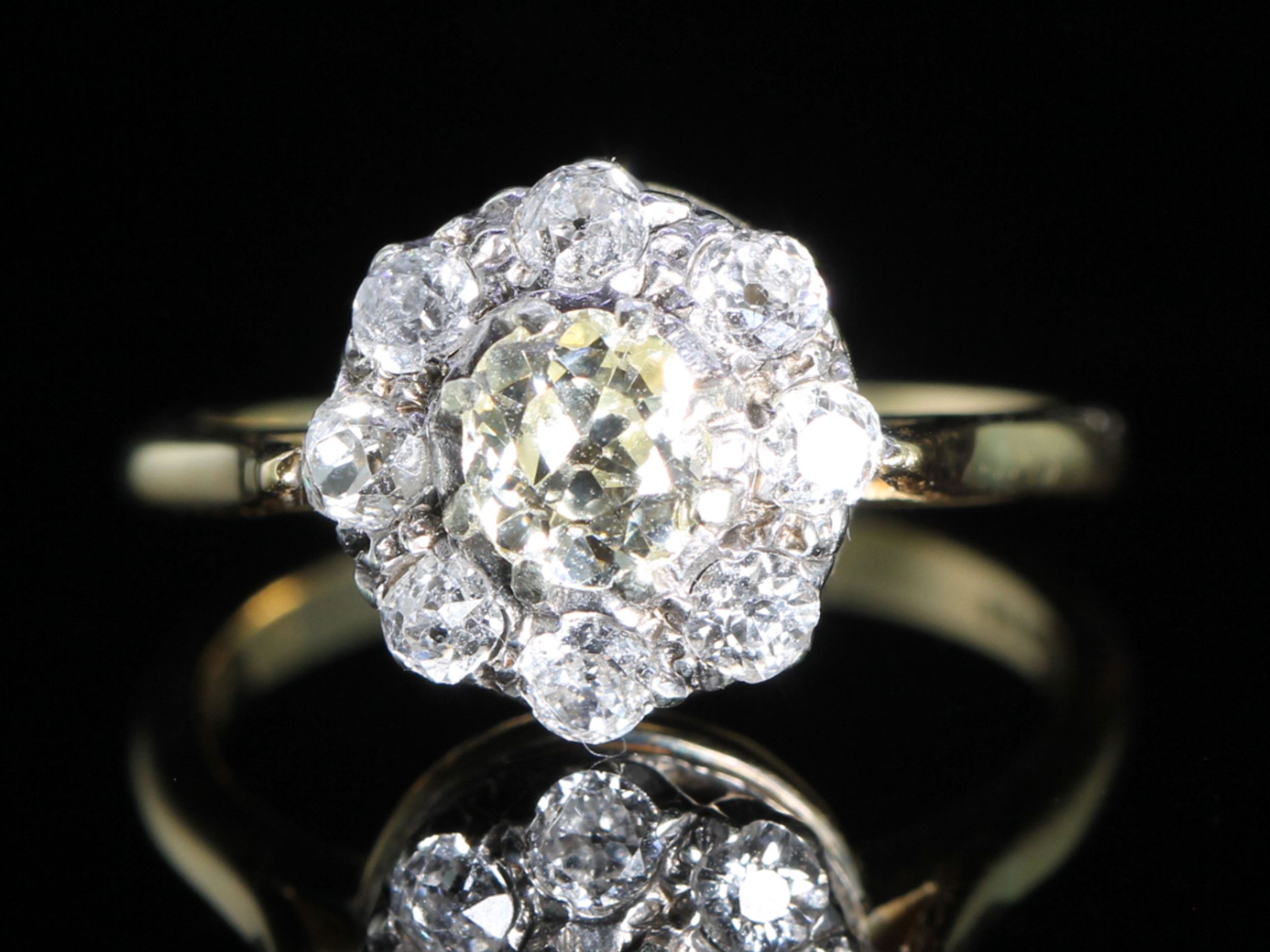 Edwardian old mined 2ct diamond 18ct gold cluster ring