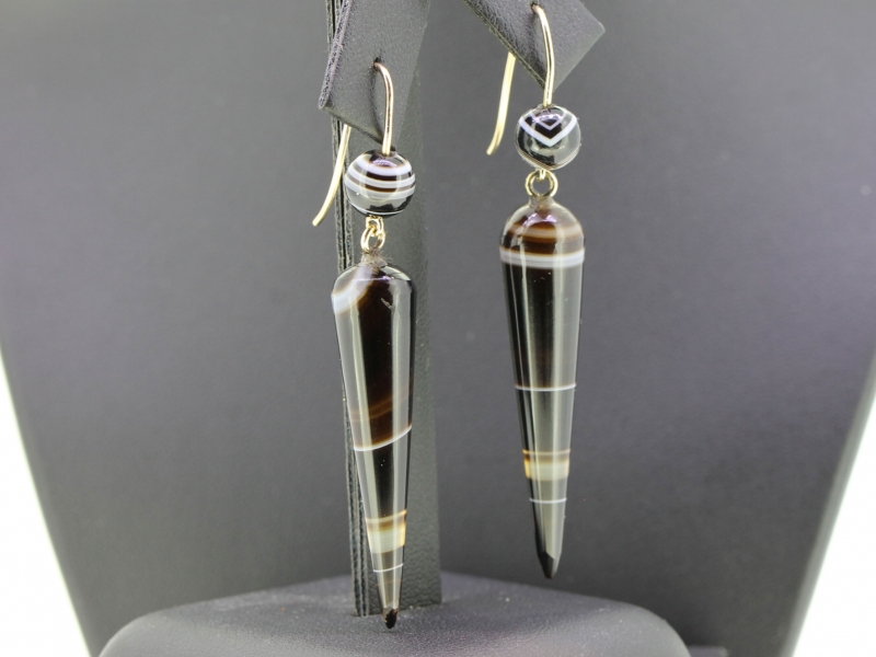 Beautiful victorian agate 18 carat gold drop earrings