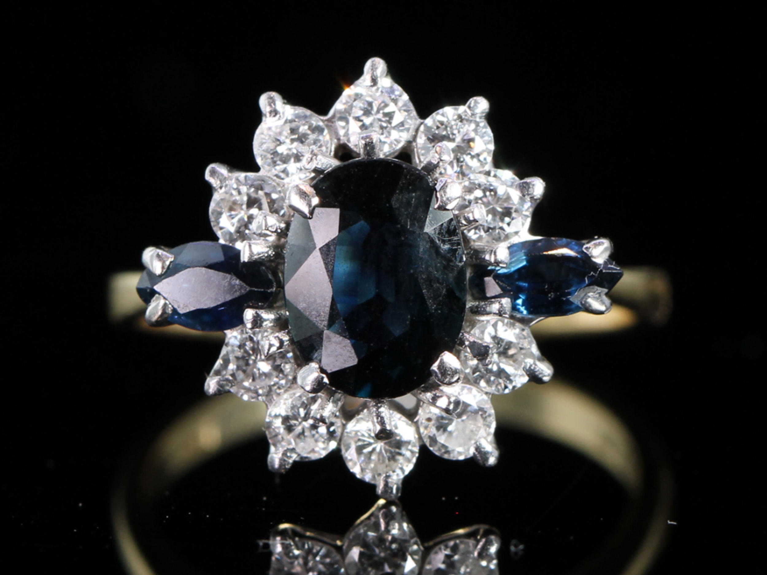 Vintage sapphire and diamond 18ct gold cluster ring