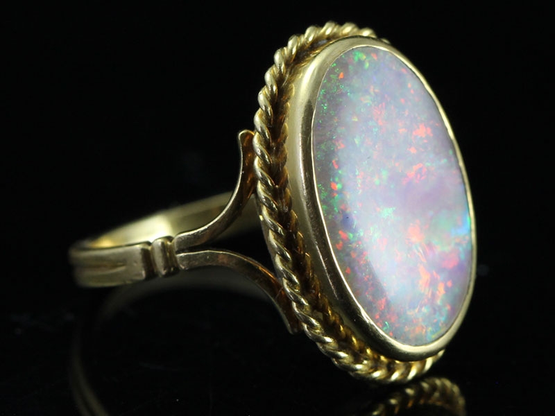  magnificent 2 carat australian opal 18 carat gold ring