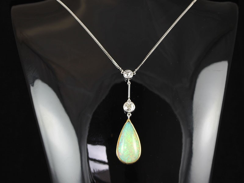Gorgeous opal and diamond platinum and 18 carat gold necklace