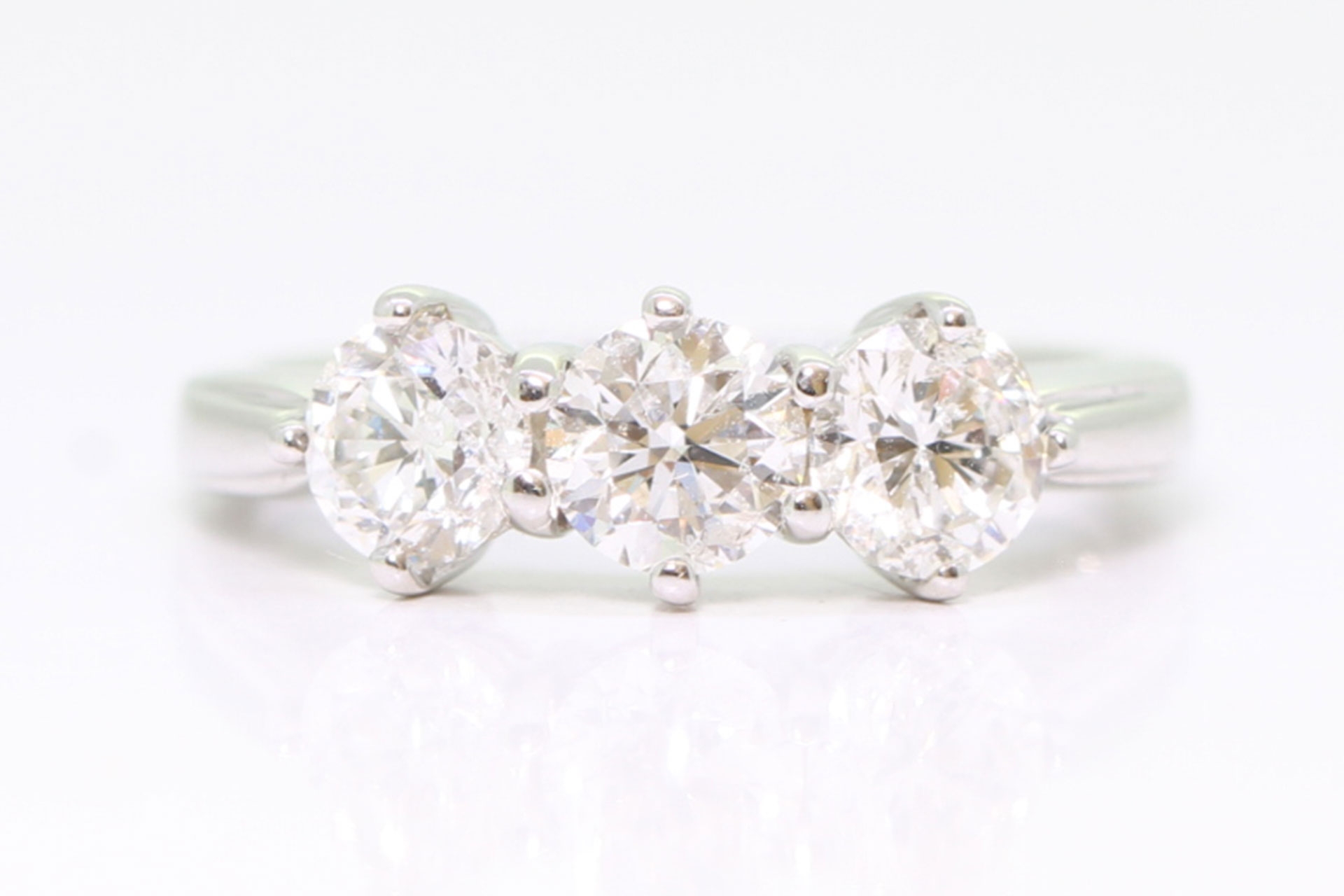 vintage diamond 18ct gold trilogy ring
