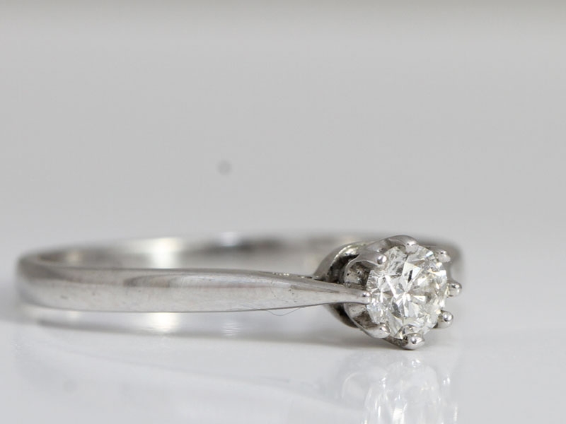 Beautiful brilliant cut solitaire diamond platinum ring