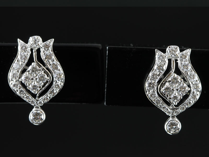 Gorgeous diamond tulip design  18 carat white gold earrings
