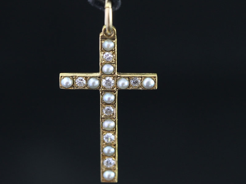 Graceful edwardian diamond and seed pearl cross