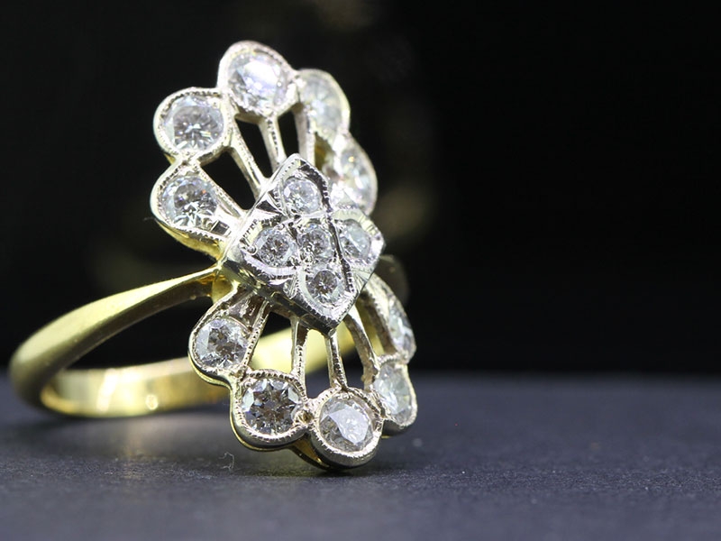 opulent very unique diamond 18 carat gold ring 