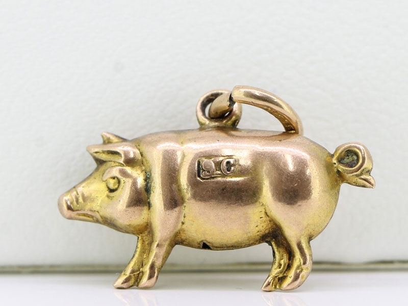 Gorgeous mature 9 carat gold pig charm/pendant