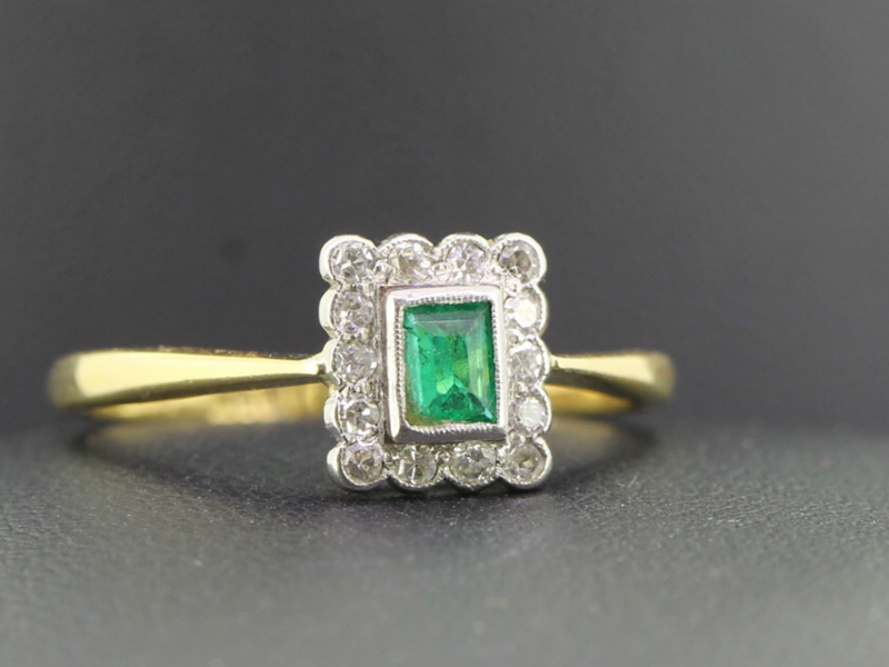 Romantic art deco diamond and emerald cluster 18 carat gold ring