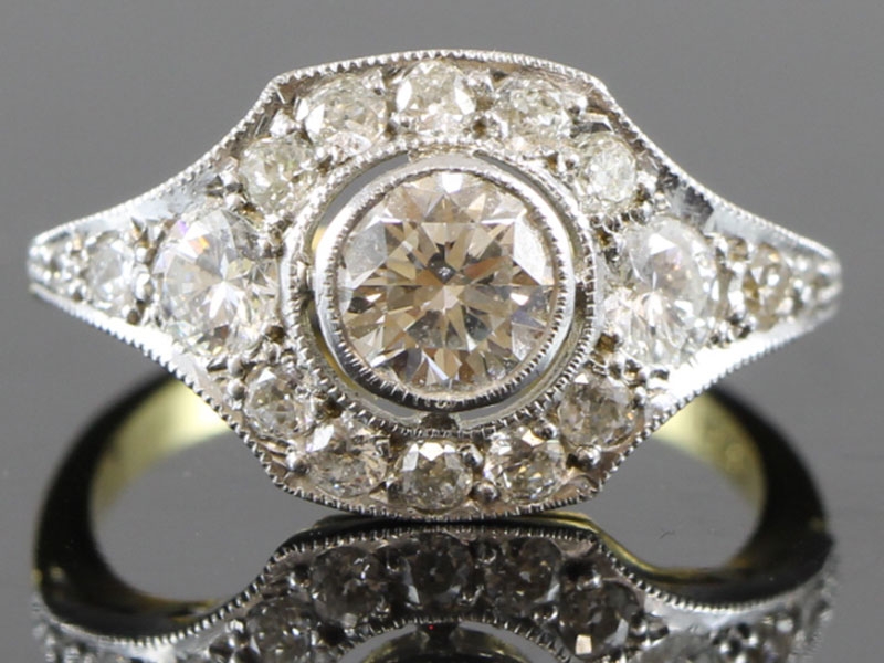 Magnificent art deco diamond 18 carat gold ring