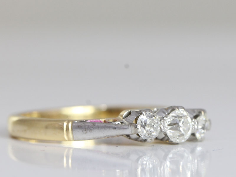 Beautiful diamond trilogy 18 carat gold and platinum ring