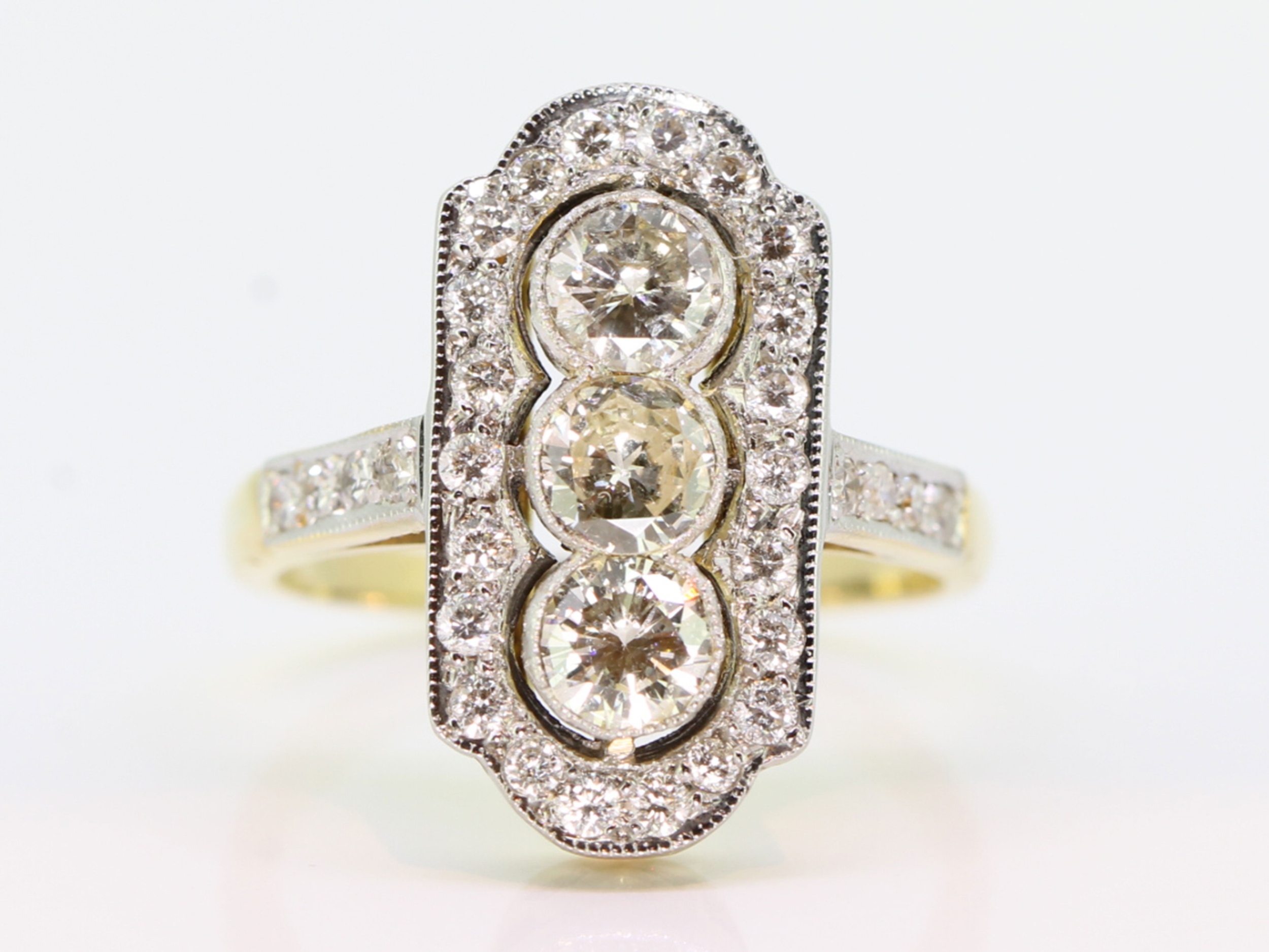Stunning 18 carat gold diamond plaque ring