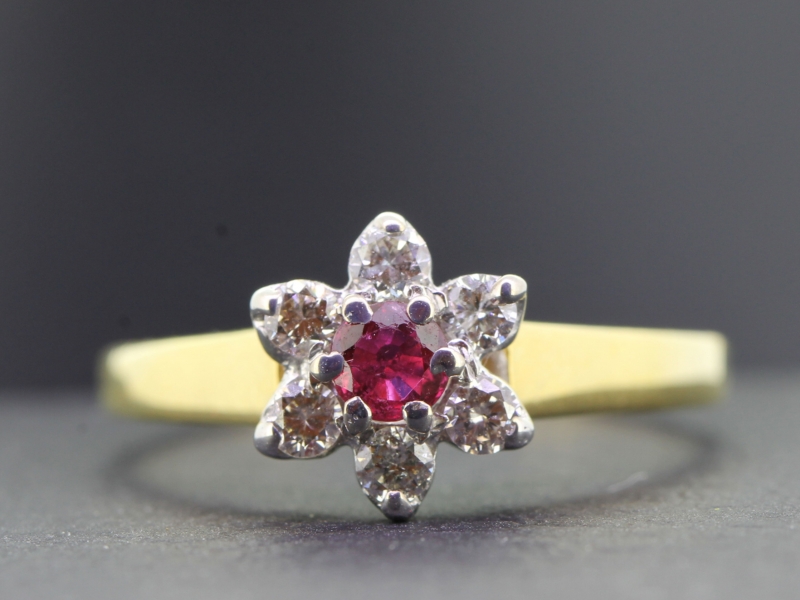 Beautiful ruby and diamond cluster 18 carat gold ring