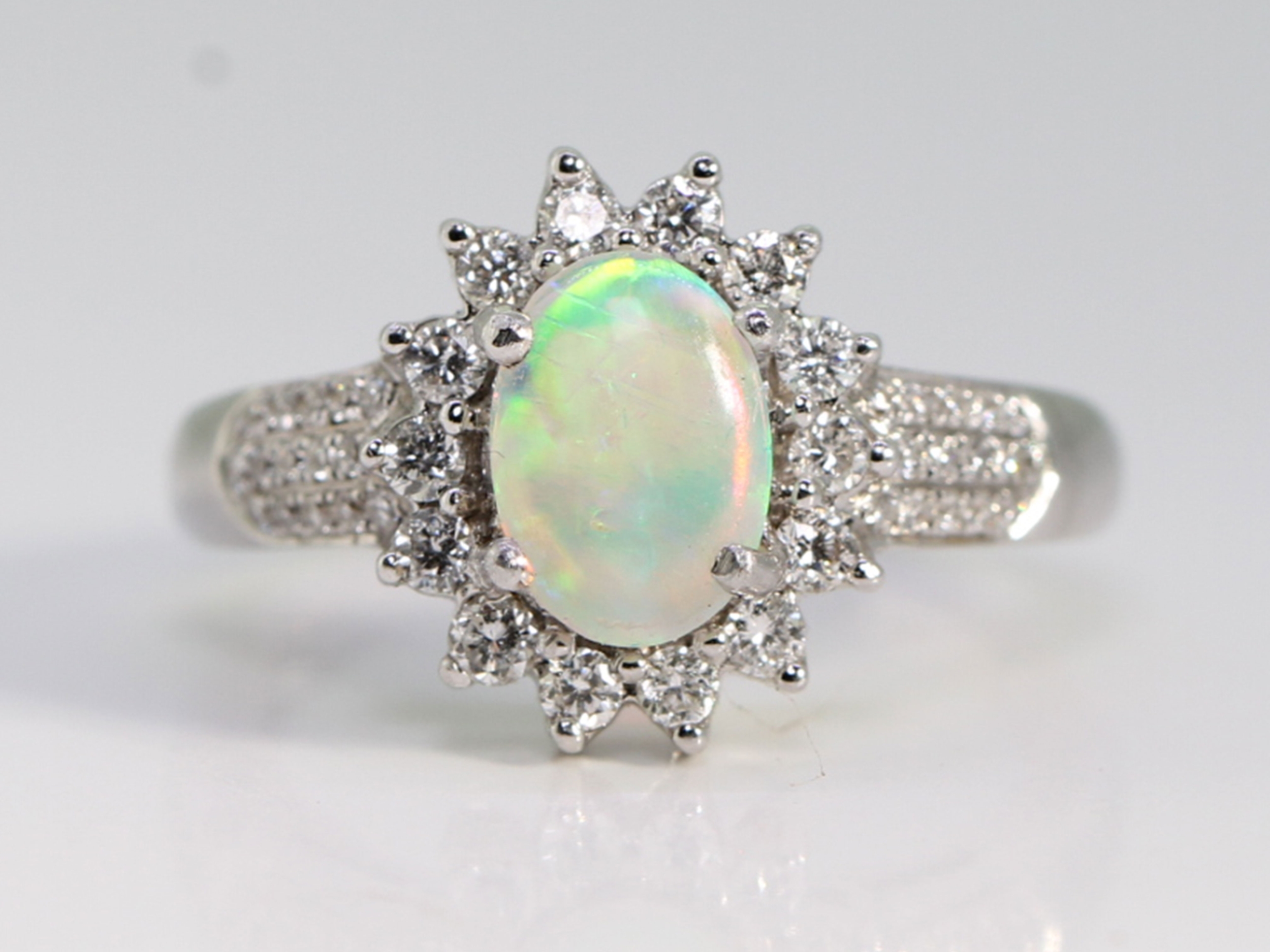 Vintage australian opal and diamond 18ct gold ring