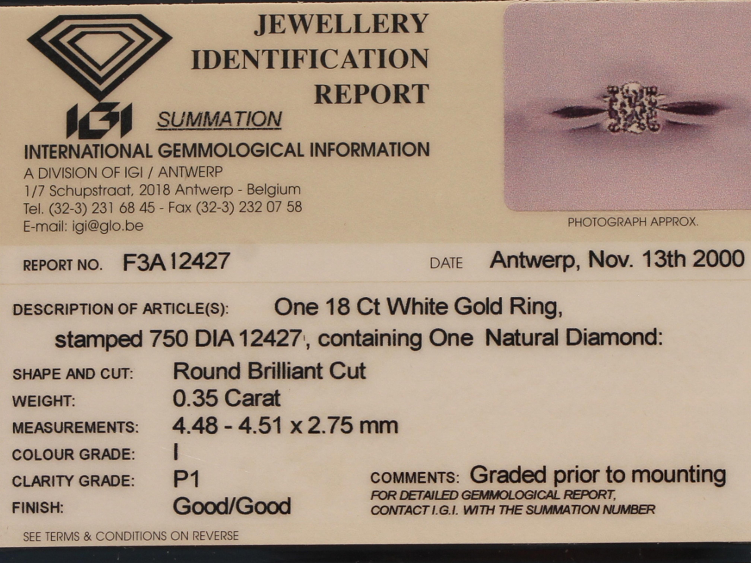 Sleek diamond 18 carat gold solitiare ring