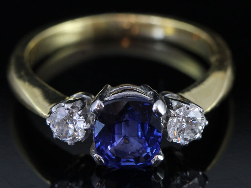  stunning ceylon sapphire and diamond tirlogy 18 carat gold ring