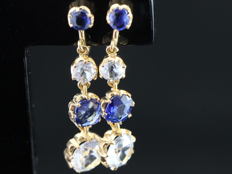 Stunning white and blue sapphire 15 carat gold earrings