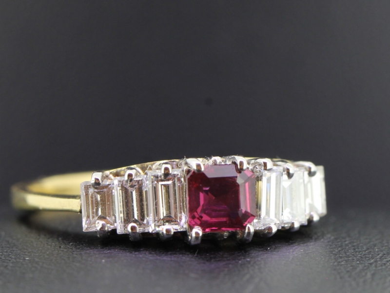 Stunning seven stone ruby and diamond 18 carat gold ring