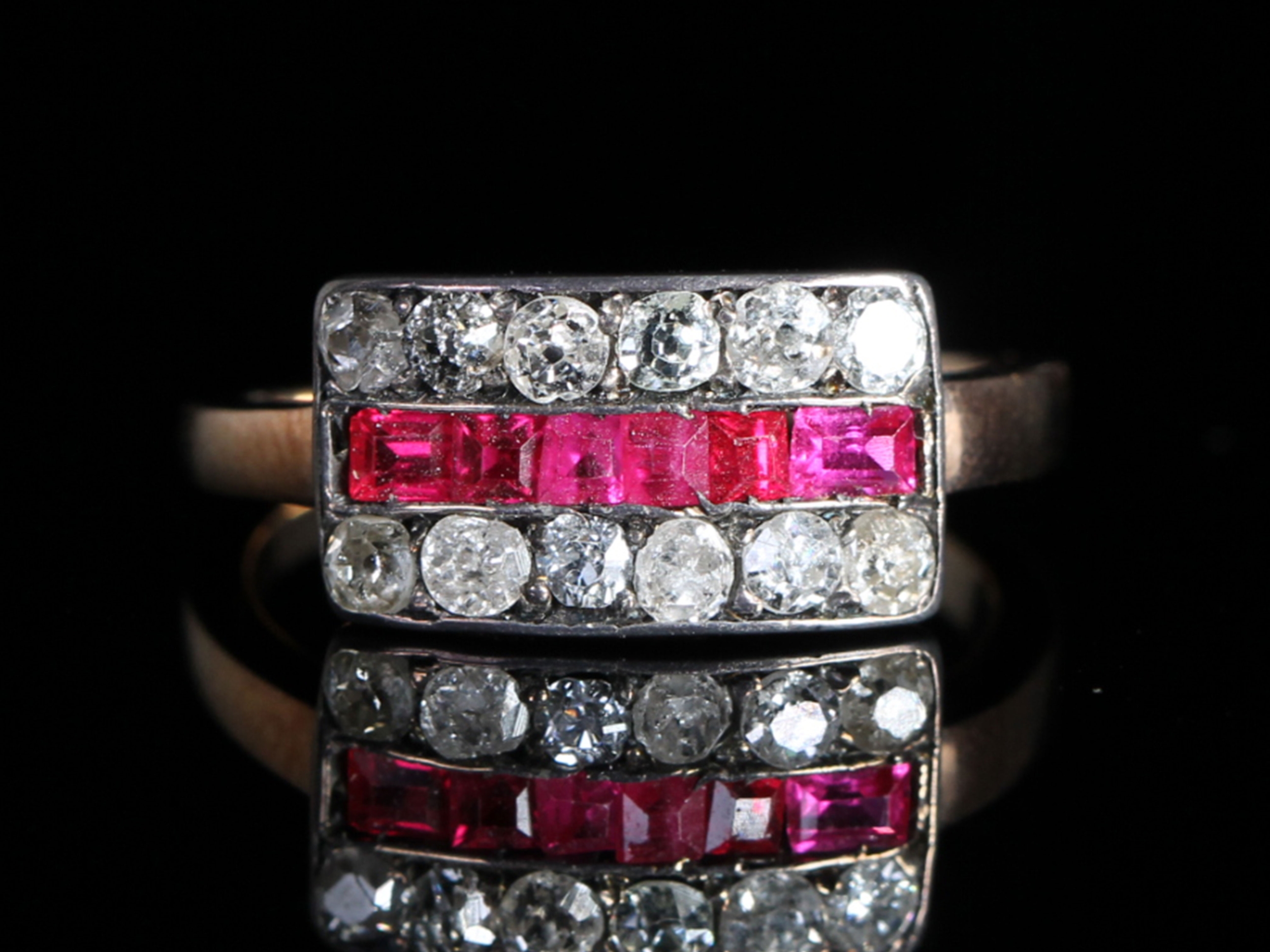 Art deco ruby and diamond 18ct gold ring