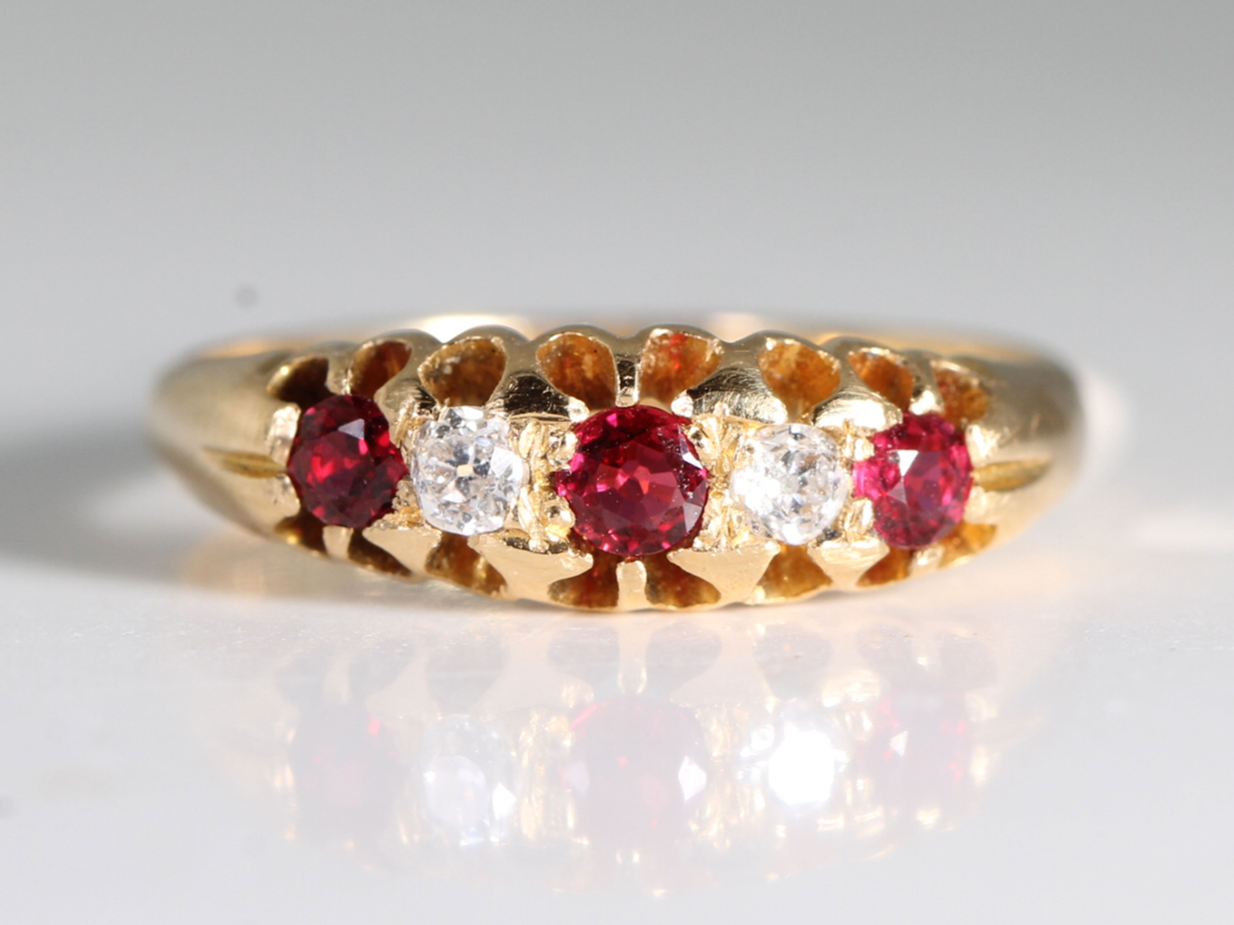 Art deco ruby and diamond 18ct gold ring