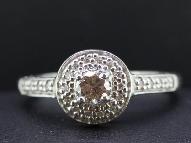 Divine diamond solitaire cluster 18 carat gold ring