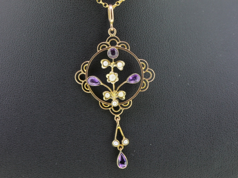 Gorgeous edwardian amethysts and pearl 9 carat gold pendant 